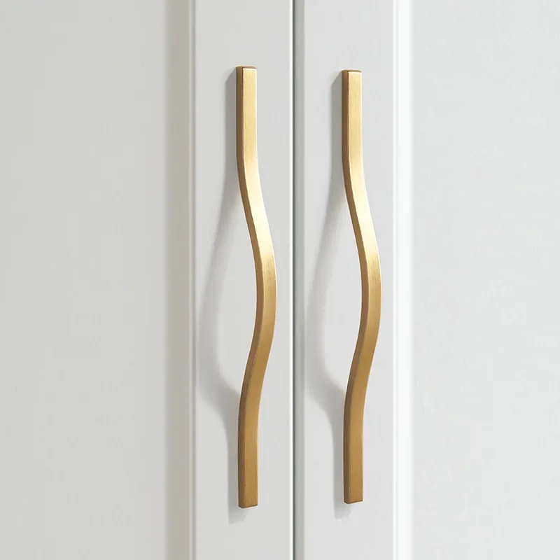 Electroplated Brushed Gold Cab - Drawer Pull Gold recension och pris