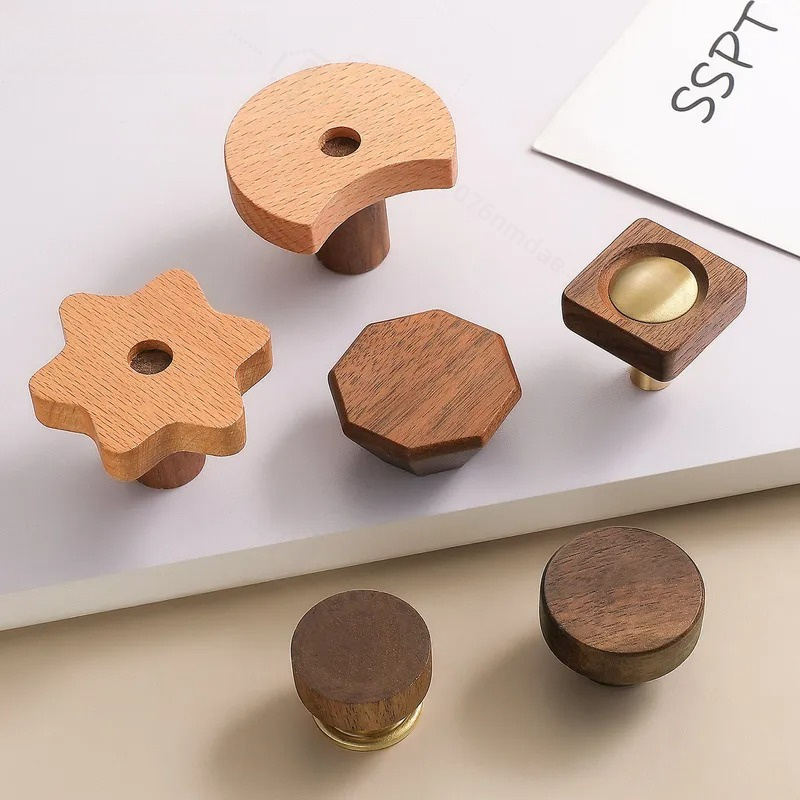 Medieval Brass Single Hole Cab - Cabinet Knob Round recension och pris