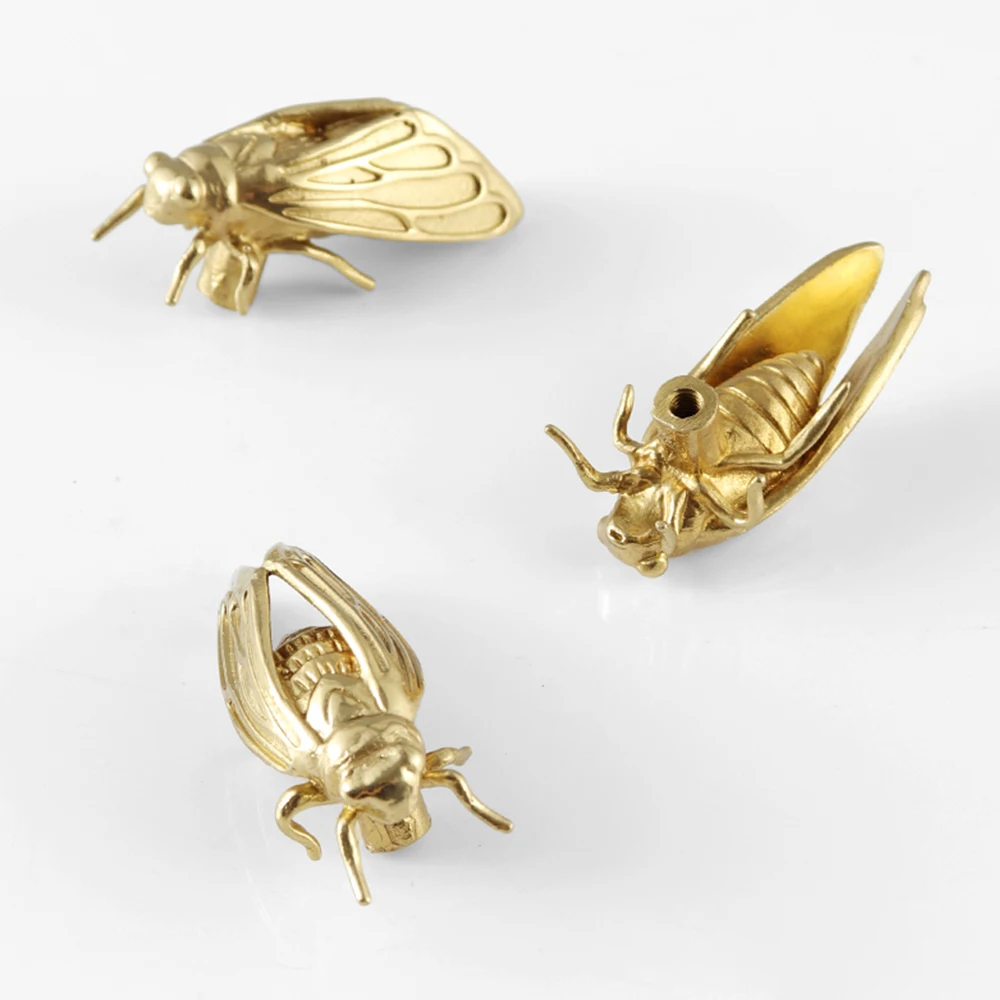 Brass Cicada Cabinet Door Knob - Unique Furniture Hardware Pulls recension och pris